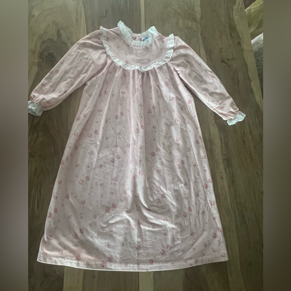 Lanz of Salzburg Pink Rosebud Flannel Nightgown with Lace Trim size 4 5 NWOT